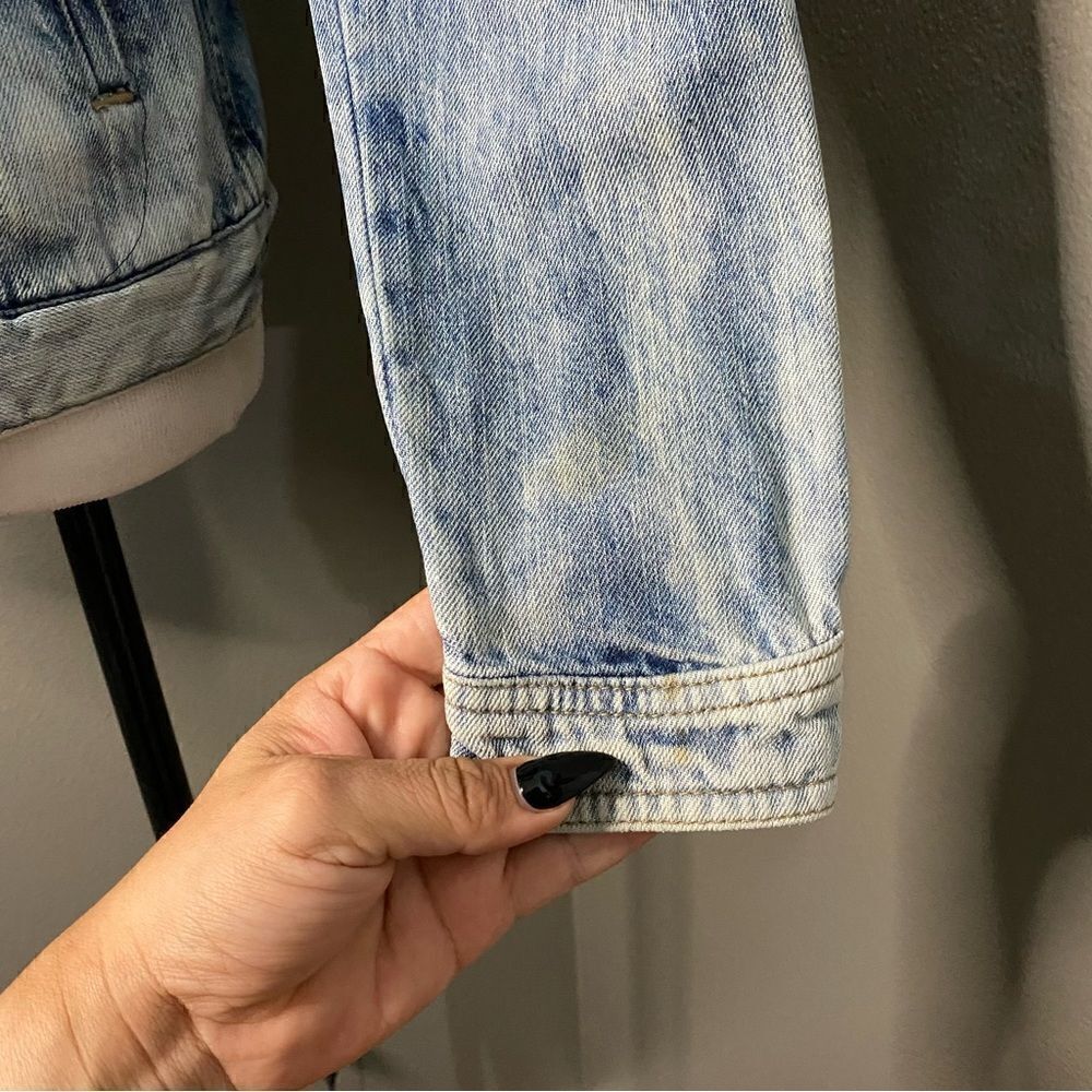Express Jeans Distressed Denim Jacket Bleached - Picture 5 of 13